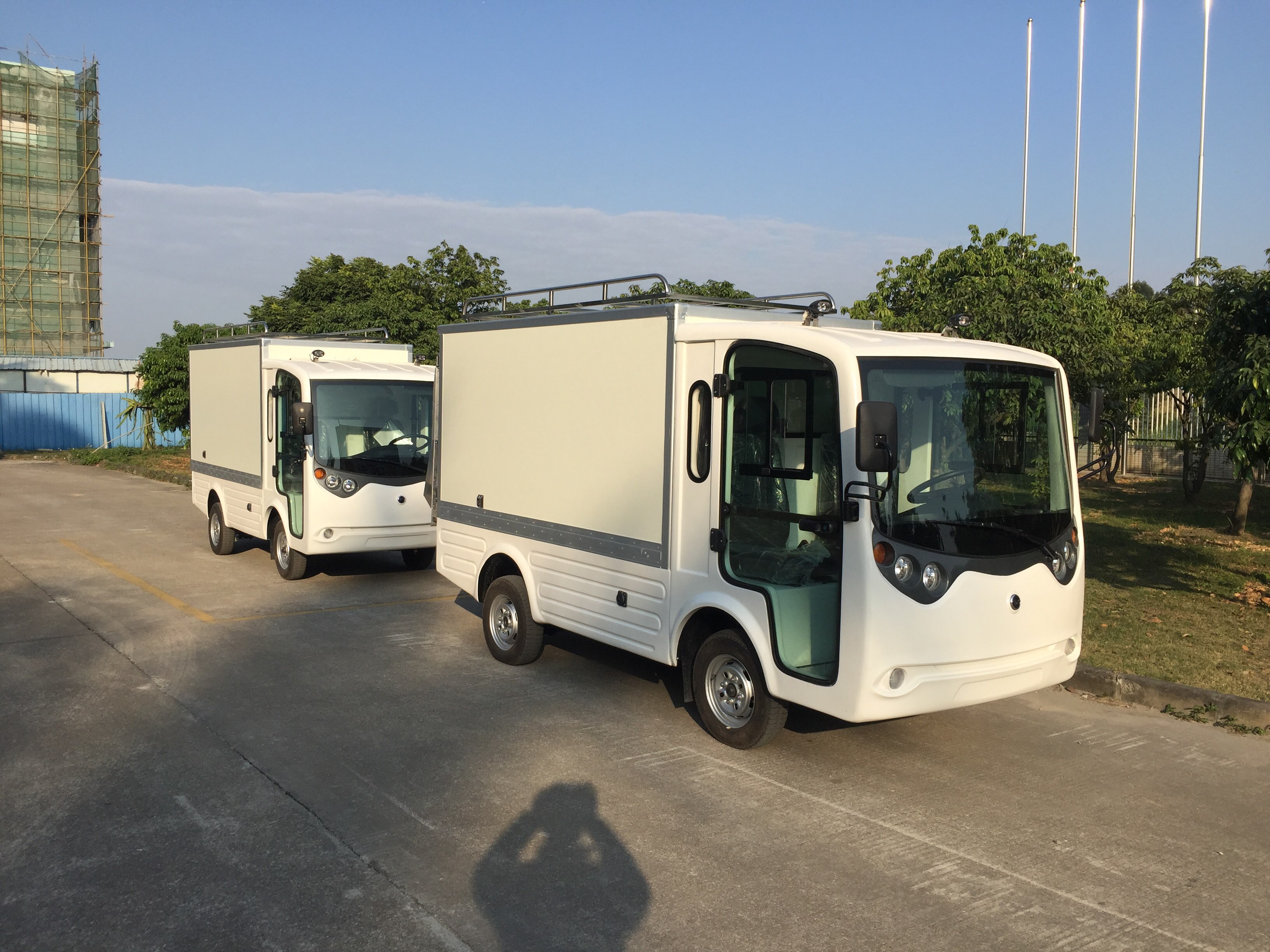  廂式貨車(chē)